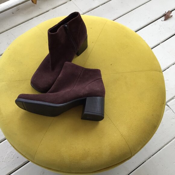 White Mountain Women's Ankle Boots Side Zip Block Heel Size 7 - Picture 1 of 5